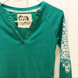 🔹2 for $9🔹Lei Green Embroidered V-neck Shirt
